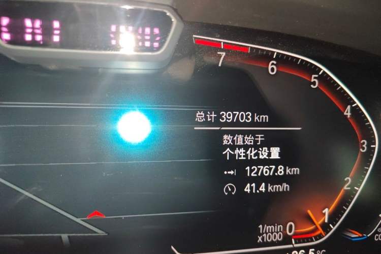 Used BMW X6 2021 xDrive40i Luxury Model with M Sport Package Odometer Close Up