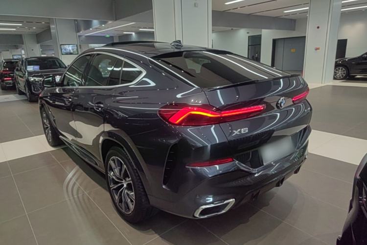 Used BMW X6 2021 xDrive30i M Sport Package Rear Left 45 Deg