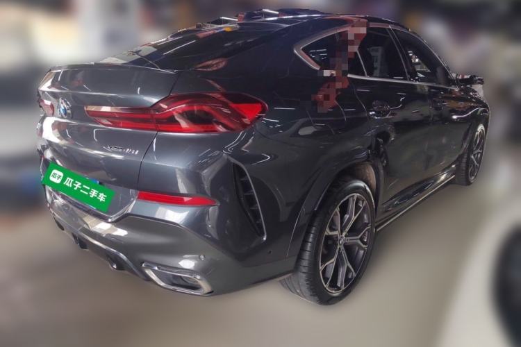 Used BMW X6 2021 xDrive40i Luxury Model with M Sport Package Rear Right 45 Deg