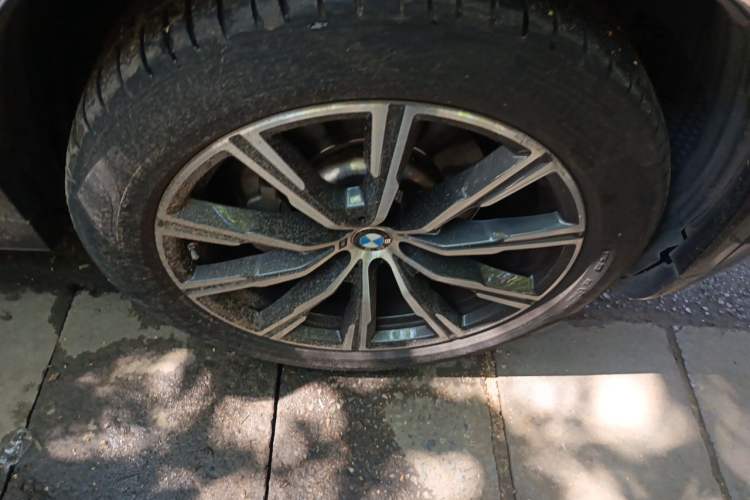 Used BMW X6 2021 xDrive30i M Sport Package Right Front Wheel Hub