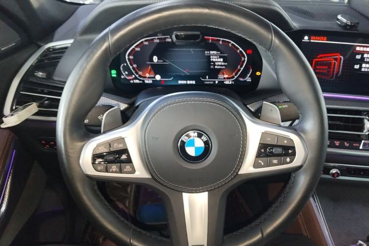 Used BMW X6 2021 xDrive40i Luxury Model with M Sport Package Steering Wheel
