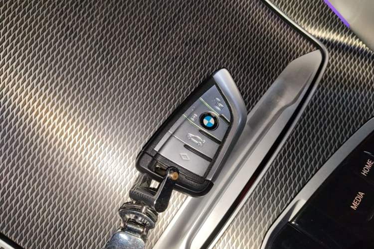 Used BMW X6 2021 xDrive40i Luxury Model with M Sport Package Vehicle Key