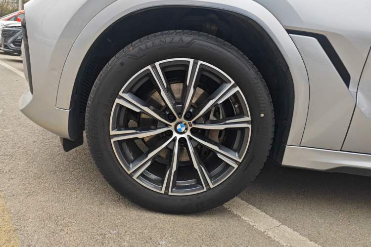 Used BMW X6 2021 xDrive40i M Sport Package Exterior 4