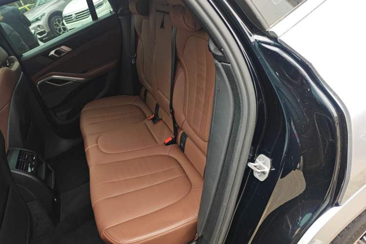 Used BMW X6 2021 xDrive40i M Sport Package Left Rear Seat