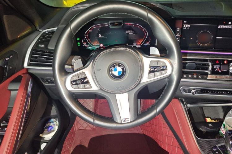 Used BMW X6 2021 xDrive40i Luxury Model with M Sport Package Steering Wheel