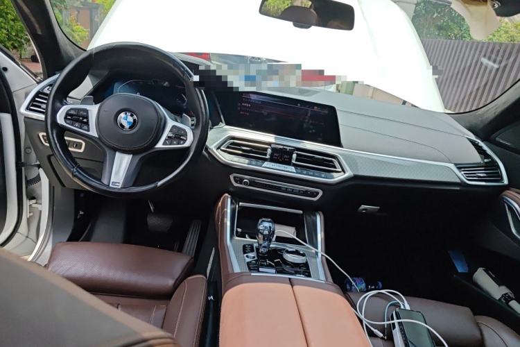 Used BMW X6 2021 xDrive40i Luxury Model with M Sport Package Center Console