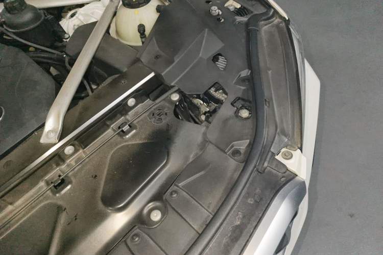 Used BMW X6 2021 xDrive30i M Sport Package Engine Bay Left