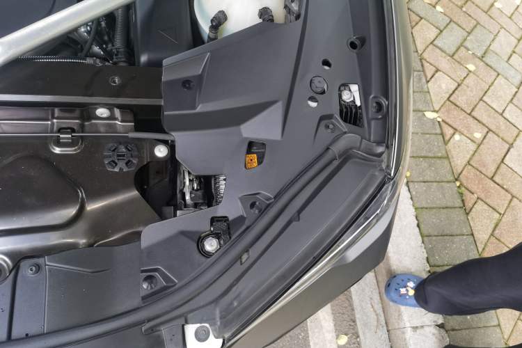 Used BMW X6 2021 Restyled xDrive40i Luxury Version M Sport Package Engine Bay Left