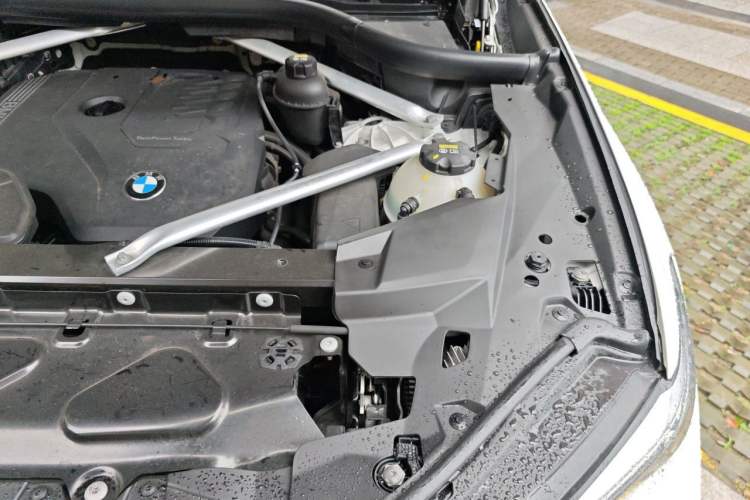 Used BMW X6 2021 xDrive30i M Sport Package Engine Bay Left