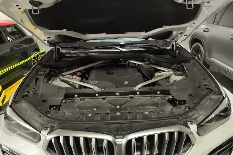 Used BMW X6 2021 xDrive30i M Sport Package Engine Bay