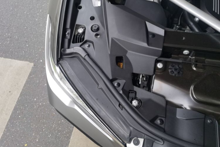 Used BMW X6 2021 Restyled xDrive40i Luxury Version M Sport Package Engine Bay Right