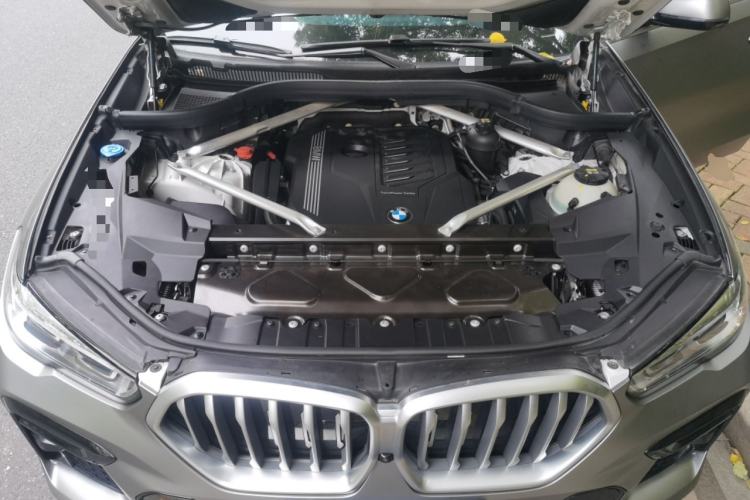 Used BMW X6 2021 Restyled xDrive40i Luxury Version M Sport Package Engine Bay
