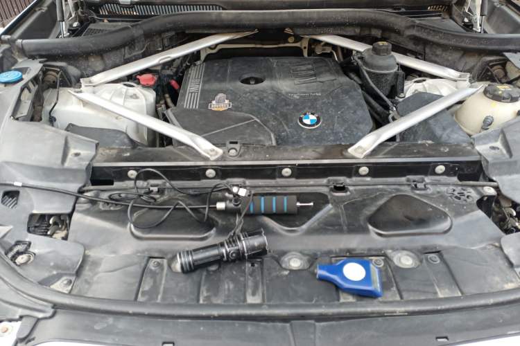 Used BMW X6 2021 xDrive30i M Sport Package Engine Bay