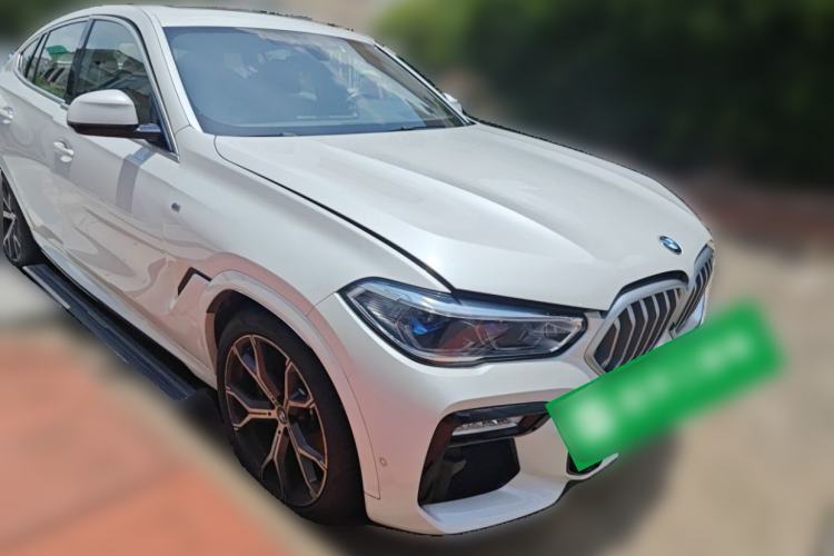 Used BMW X6 2021 xDrive40i Luxury Model with M Sport Package Front Right 45 Deg