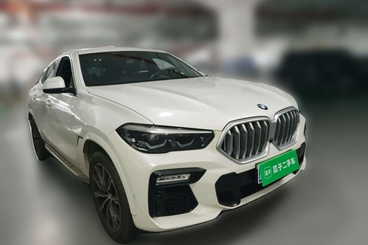 Used BMW X6 2021 xDrive30i M Sport Package Front Right 45 Deg