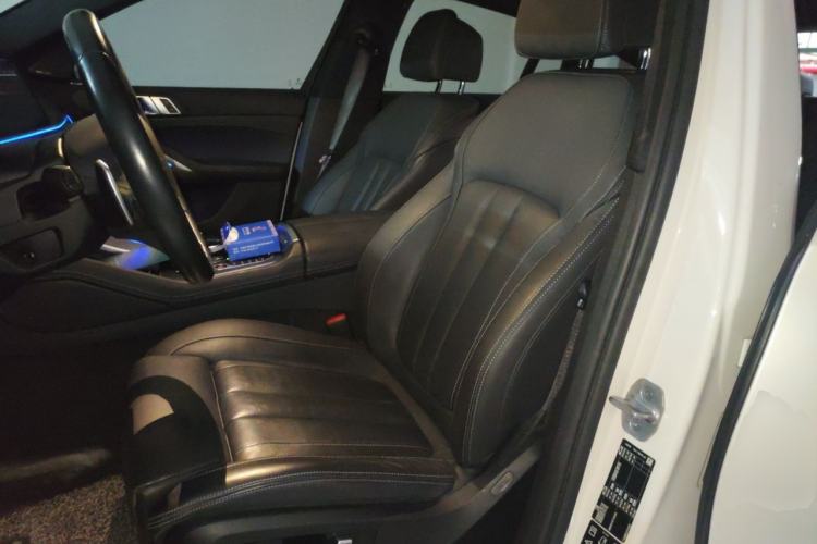 Used BMW X6 2021 Restyled xDrive40i Luxury Version M Sport Package Left Front Seat