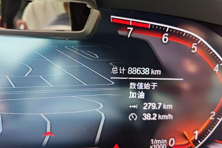 Used BMW X6 2021 xDrive40i Luxury Model with M Sport Package Odometer Close Up