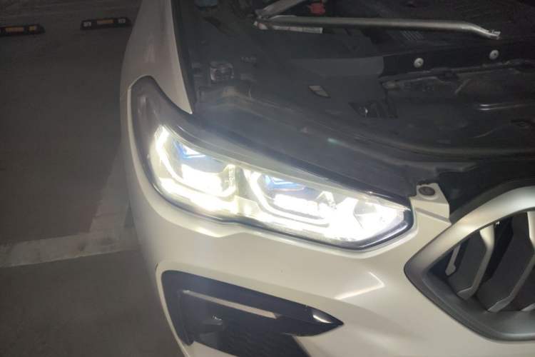 Used BMW X6 2021 Restyled xDrive40i Luxury Version M Sport Package Right Front Headlight