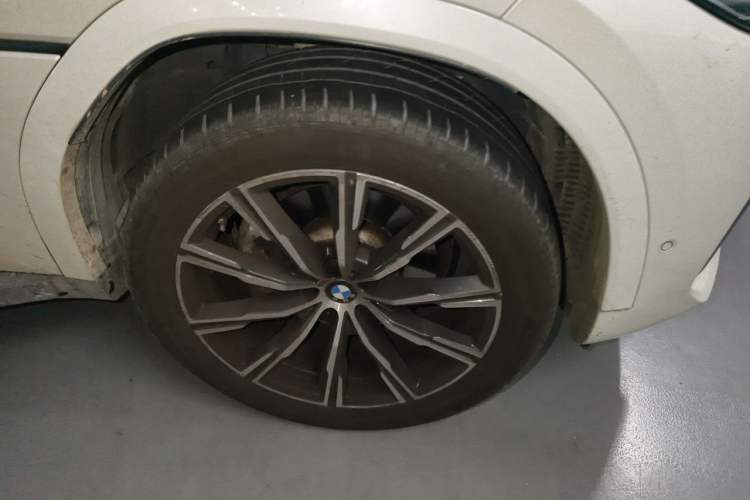 Used BMW X6 2021 xDrive30i M Sport Package Right Front Wheel Hub