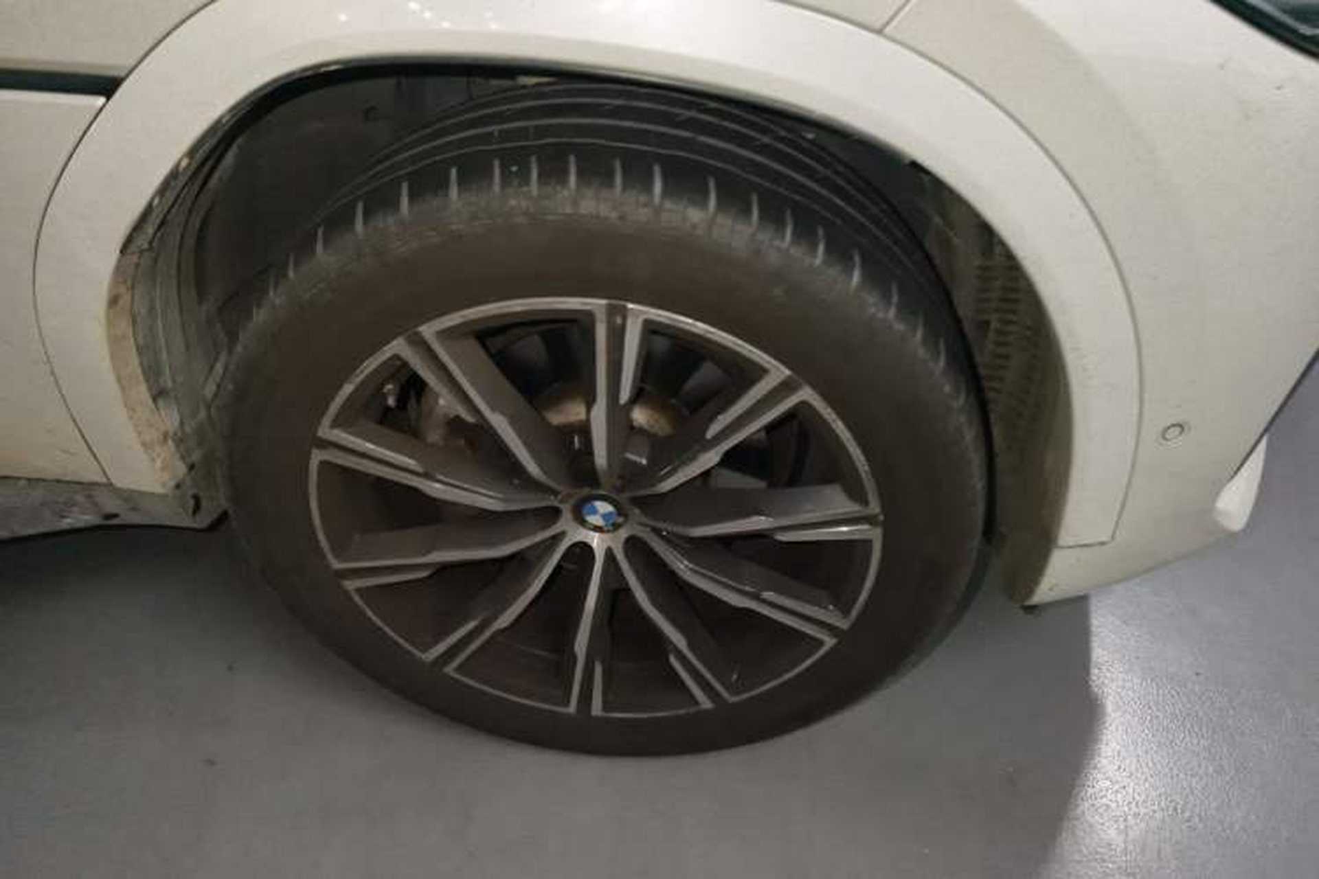 Used BMW X6 2021 xDrive30i M Sport Package Right Front Wheel Hub