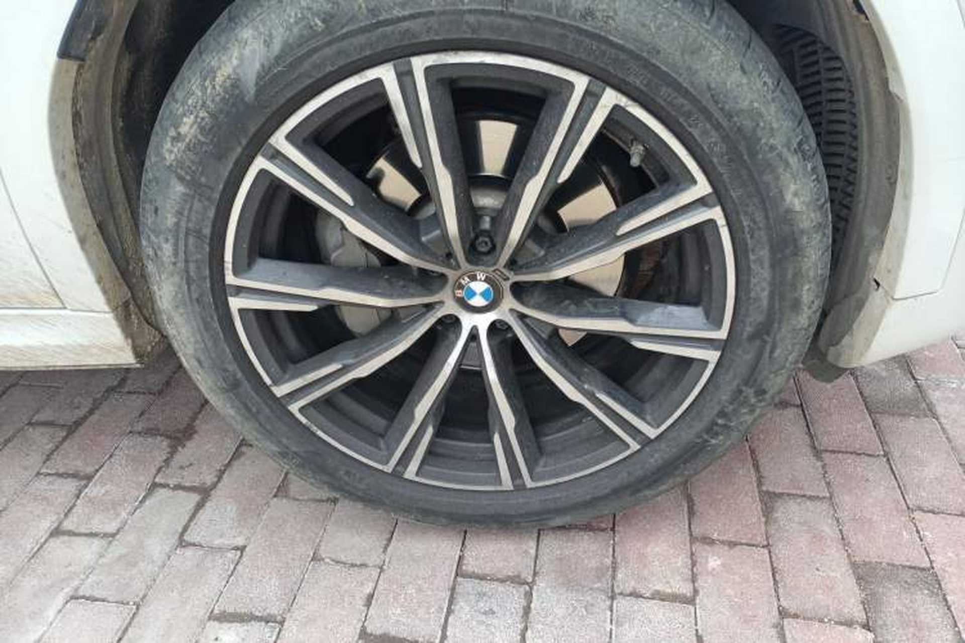 Used BMW X6 2021 xDrive30i M Sport Package Right Front Wheel Hub