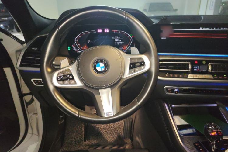 Used BMW X6 2021 Restyled xDrive40i Luxury Version M Sport Package Steering Wheel