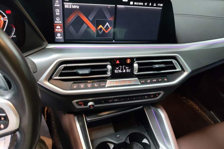 Used BMW X6 2022 Restyled xDrive30i M Sport Package Audio And AC Panel