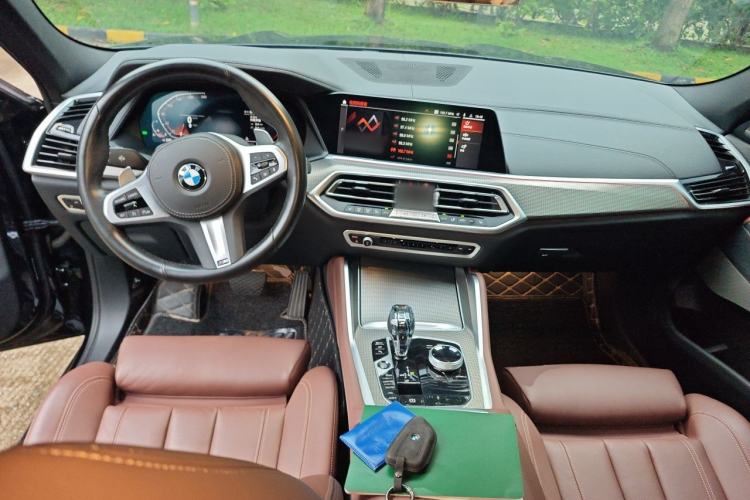 Used BMW X6 2022 Second Facelift xDrive40i M Sport Package Center Console