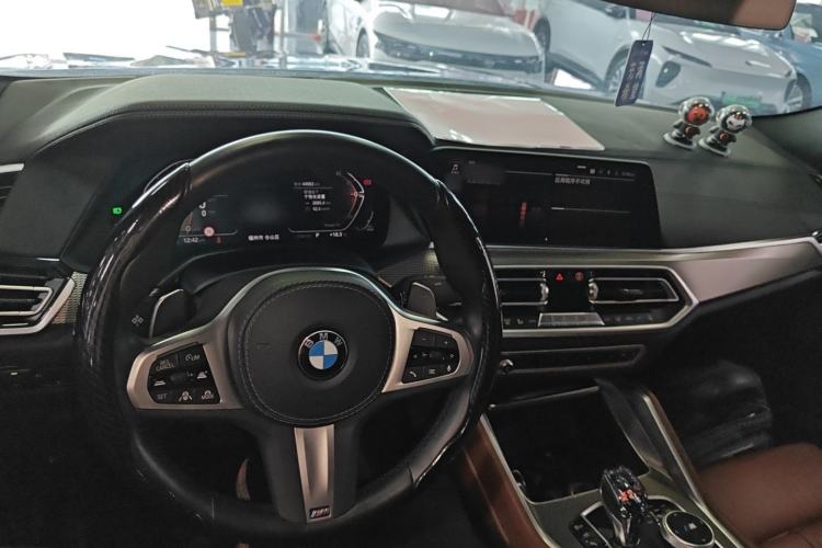 Used BMW X6 2022 Second Facelift xDrive40i Luxury Version M Sport Package Center Console