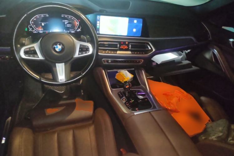 Used BMW X6 2022 Restyled xDrive40i M Sport Package Center Console