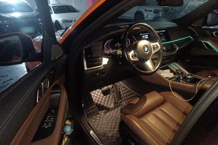 Used BMW X6 2022 Second Facelift xDrive40i M Sport Package Driver Seat