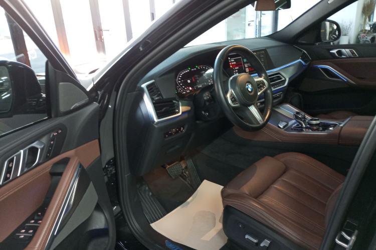 Used BMW X6 2022 Restyled xDrive40i M Sport Package Driver Seat
