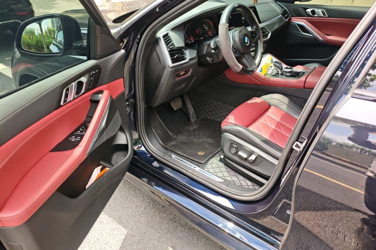 Used BMW X6 2022 Restyled xDrive30i M Sport Package Driver Seat