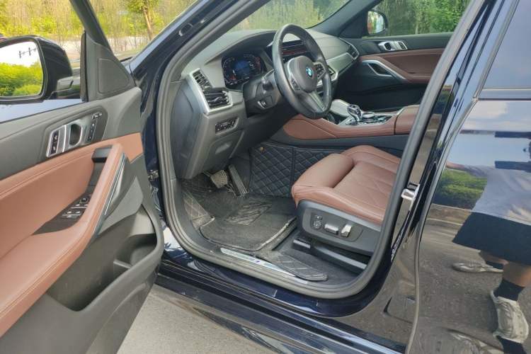 Used BMW X6 2022 Restyled xDrive30i M Sport Package Driver Seat