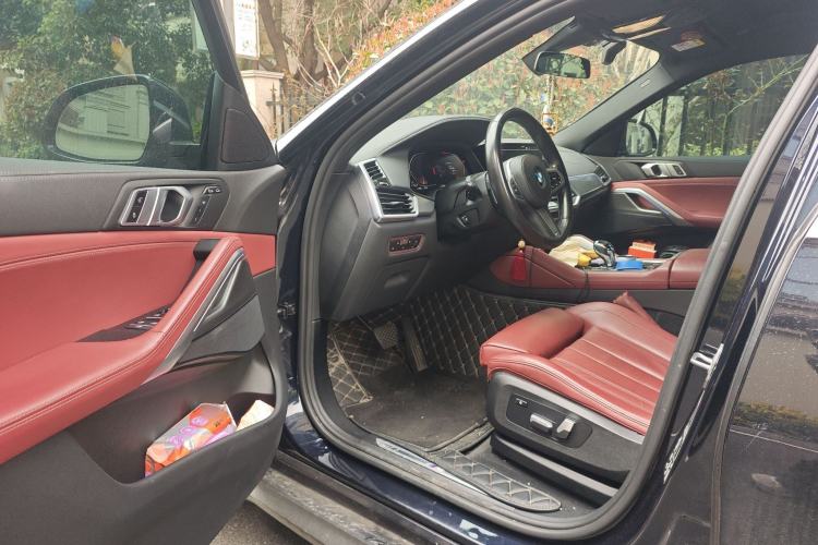 Used BMW X6 2022 xDrive30i M Sport Package Driver Seat