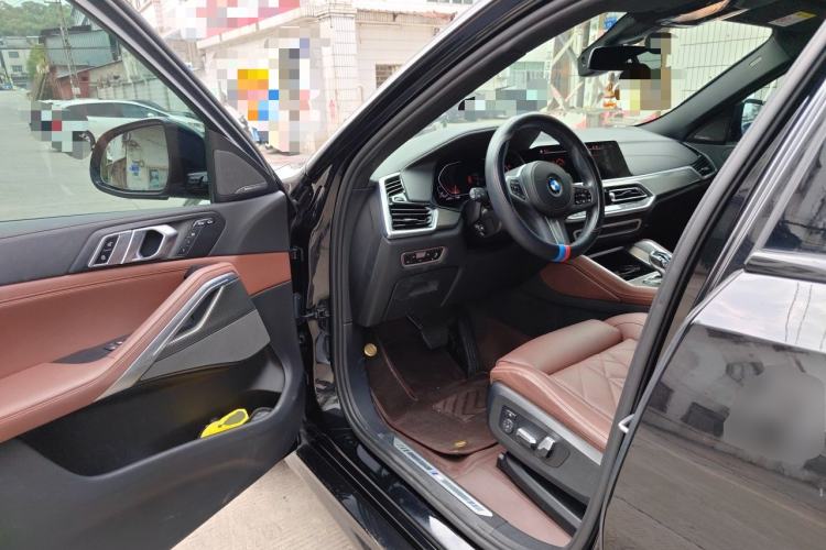 Used BMW X6 2022 Second Facelift xDrive40i M Sport Package Driver Seat