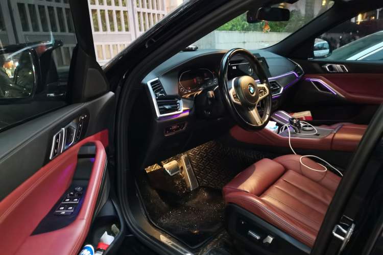 Used BMW X6 2022 xDrive30i M Sport Package Driver Seat