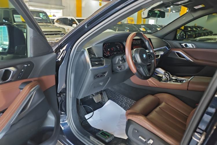 Used BMW X6 2022 Restyled xDrive30i M Sport Package Driver Seat