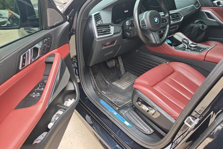 Used BMW X6 2022 Facelift xDrive40i Luxury Edition M Sport Package Driver Seat