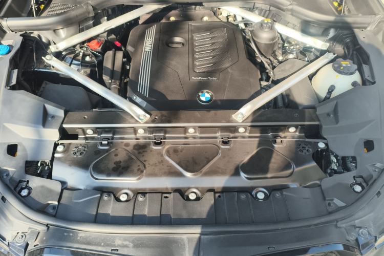 Used BMW X6 2022 xDrive40i M Sport Package Engine Bay
