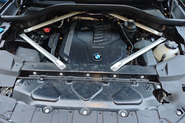 Used BMW X6 2022 Second Facelift xDrive40i M Sport Package Engine Bay