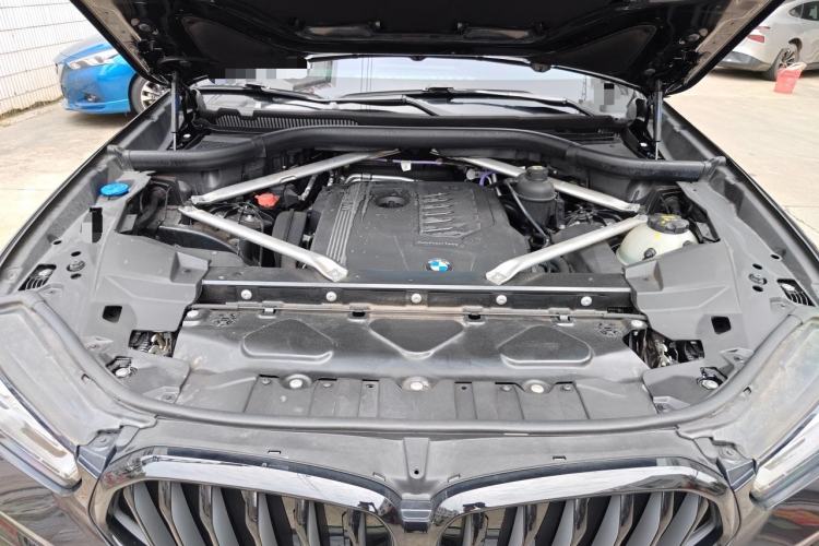 Used BMW X6 2022 Second Facelift xDrive40i M Sport Package Engine Bay
