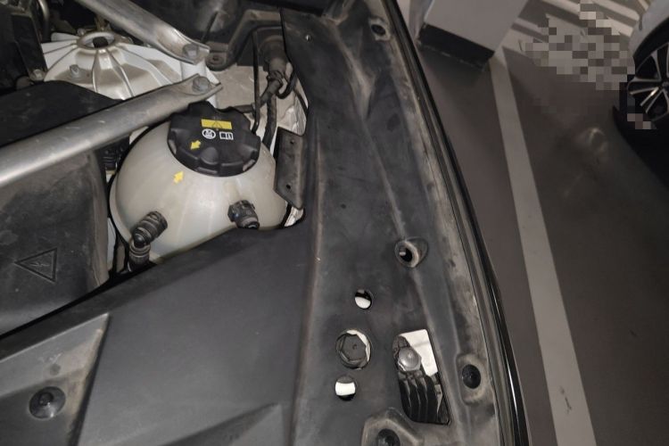 Used BMW X6 2022 xDrive30i M Sport Package Engine Bay Left