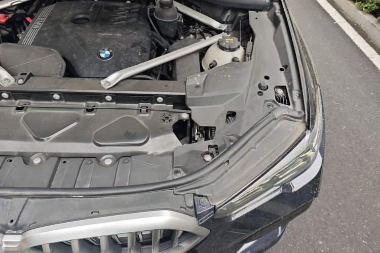 Used BMW X6 2022 xDrive30i M Sport Package Engine Bay Left