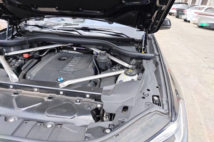 Used BMW X6 2022 Second Facelift xDrive40i M Sport Package Engine Bay Left