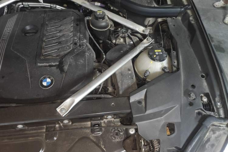 Used BMW X6 2022 Second Facelift xDrive40i Luxury Version M Sport Package Engine Bay Left