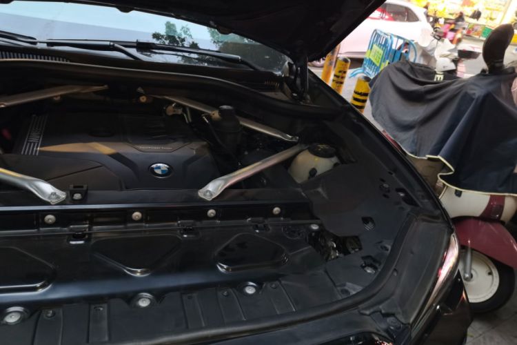 Used BMW X6 2022 xDrive30i M Sport Package Engine Bay Left