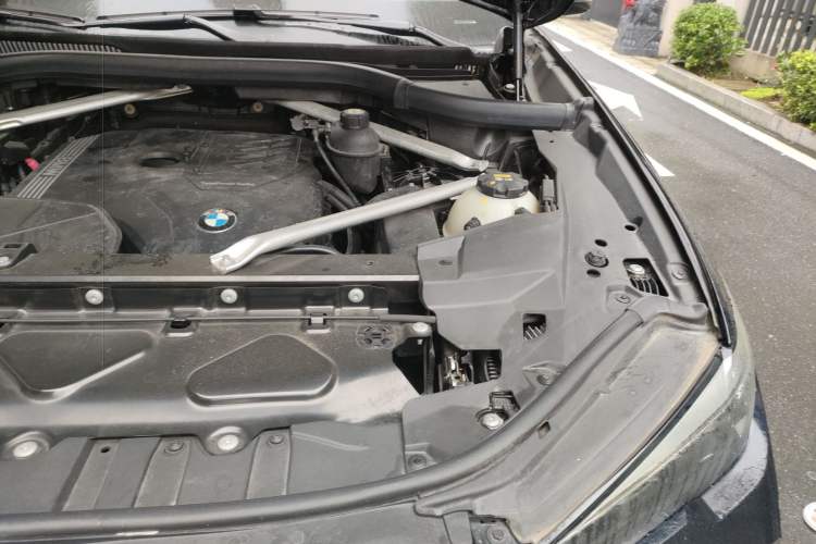 Used BMW X6 2022 xDrive30i M Sport Package Engine Bay Left
