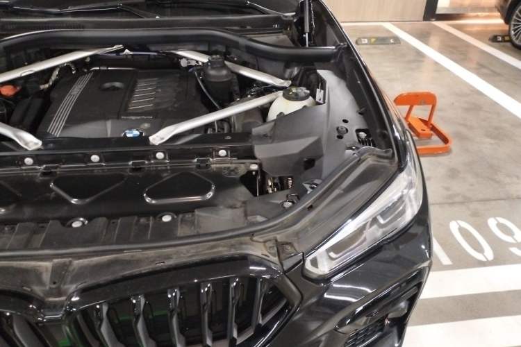 Used BMW X6 2022 Second Facelift xDrive40i Luxury Version M Sport Package Engine Bay Left