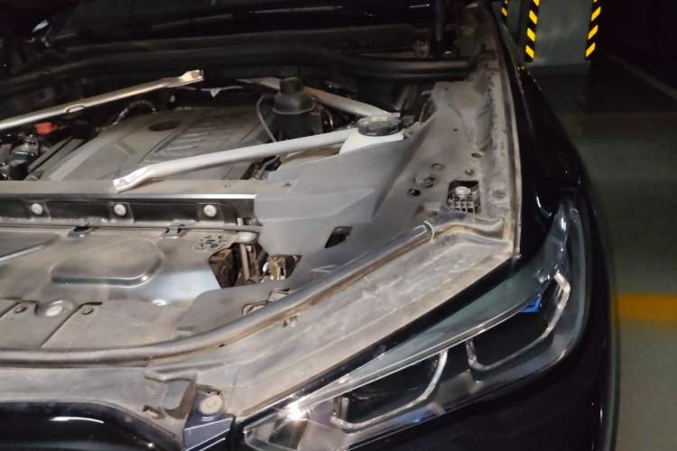 Used BMW X6 2022 Restyled xDrive40i M Sport Package Engine Bay Left